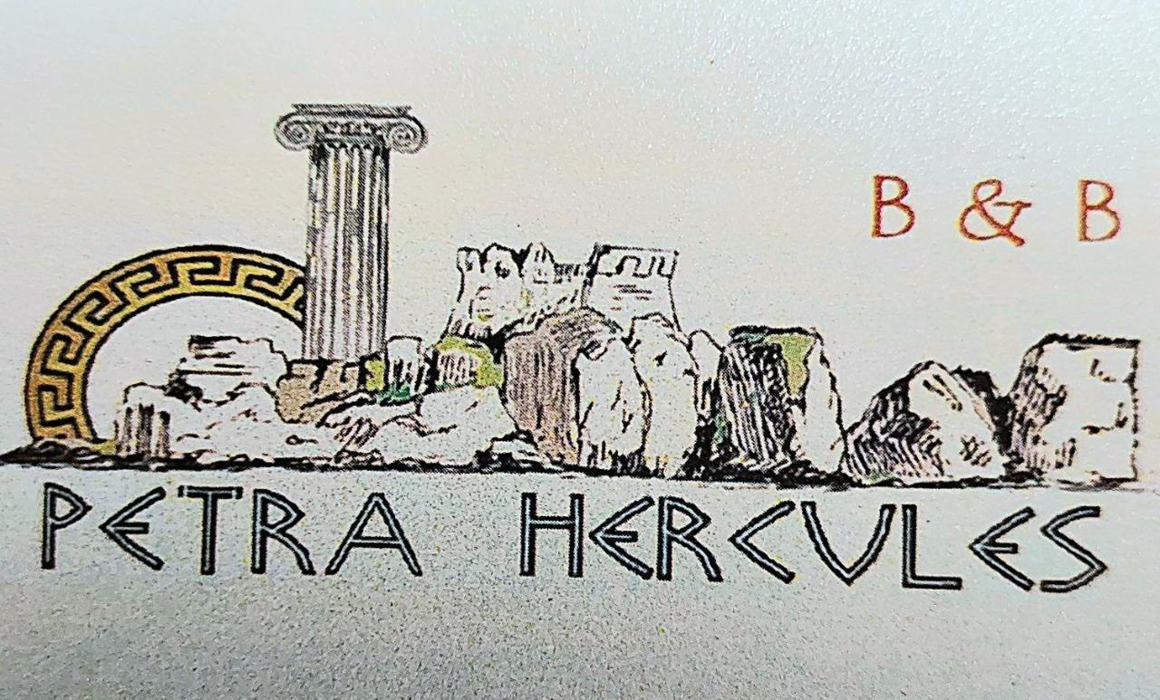 B&B Petra Hercules 托雷安农齐亚塔 外观 照片